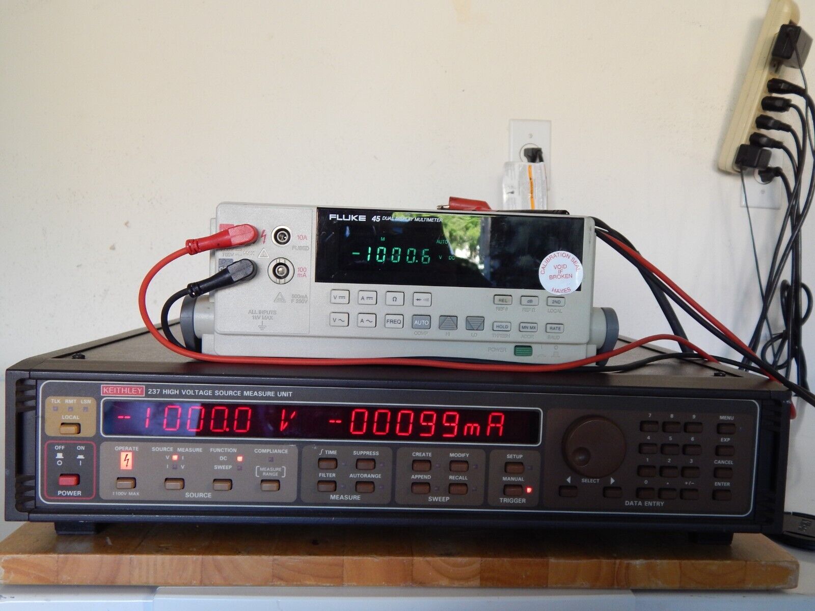 Keithley 237 High Voltage source measure unit, GPIB, Tested, 8 In Stock Keithley 237 High Voltage source measure unit, GPIB, Tested, 8 In Stock